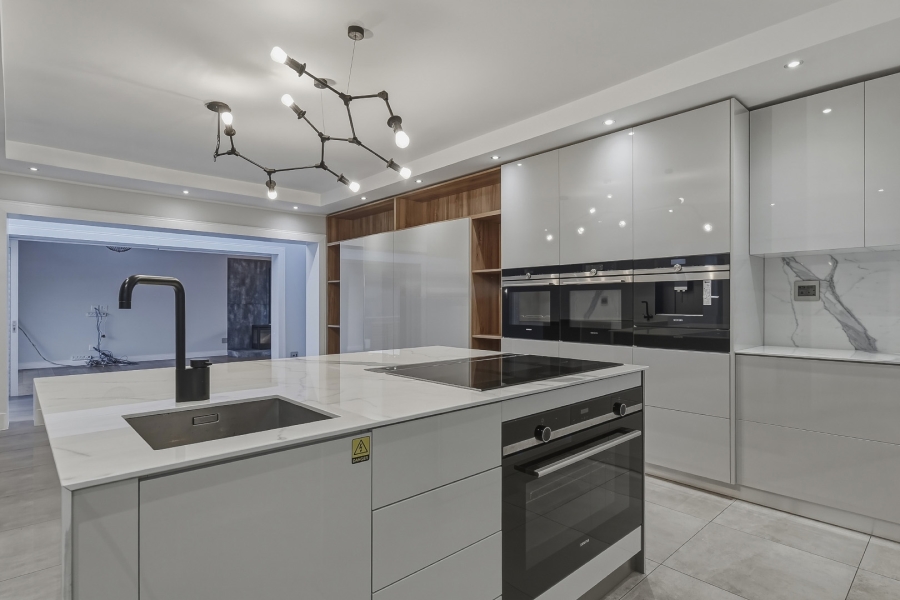 5 Bedroom Property for Sale in Southfield Western Cape